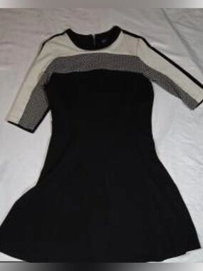 Gabby Skye Black and Cream Short Sleeve Fit & Flare Dress